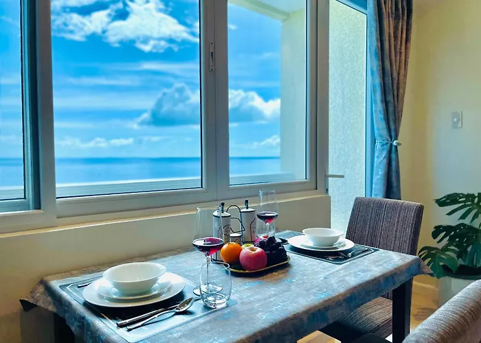 Apartment Sophisticated Oceanview In La Mirada